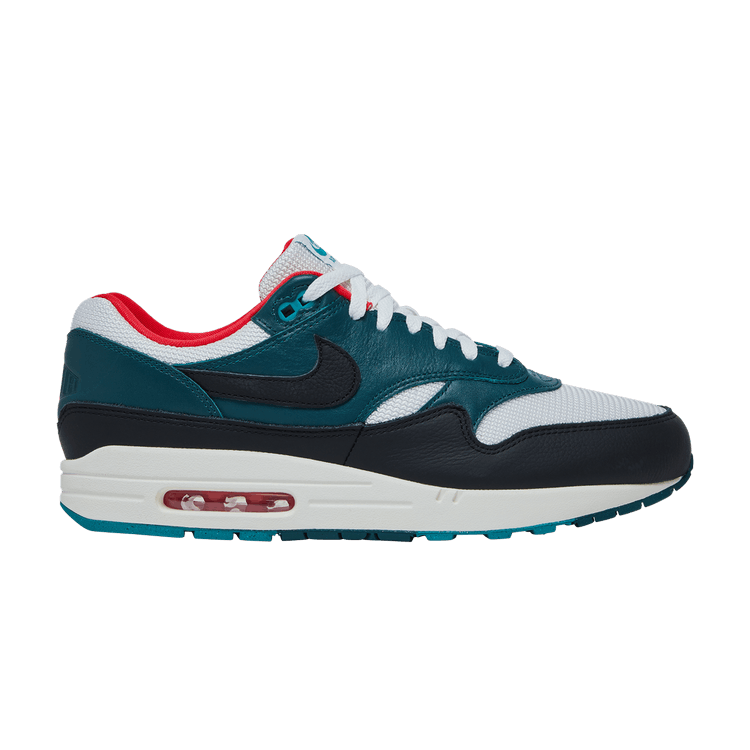 Men's LeBron James x Liverpool F.C. x Nike Air Max 1 'Third Kit'