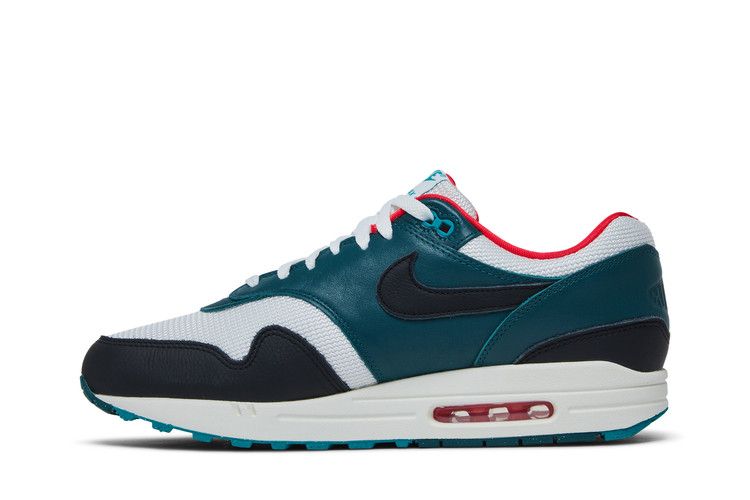 Men's LeBron James x Liverpool F.C. x Nike Air Max 1 'Third Kit'