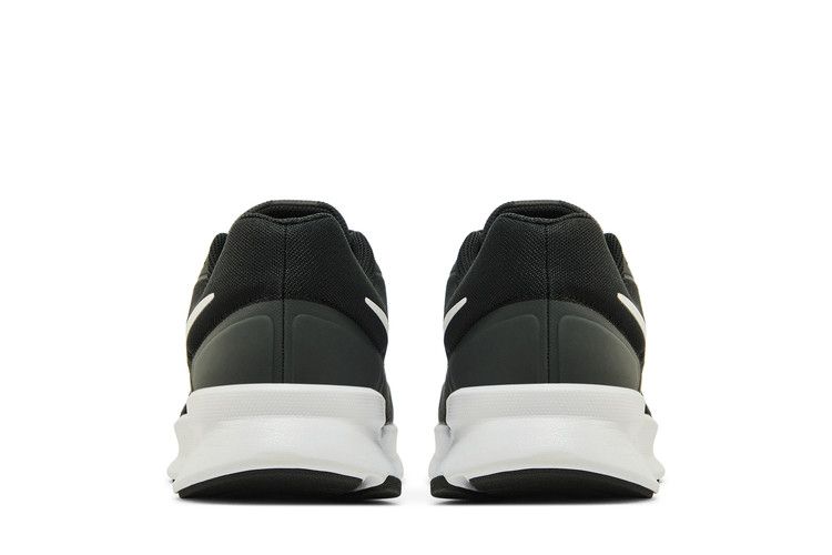 Nike Run Swift 3 'Black White'