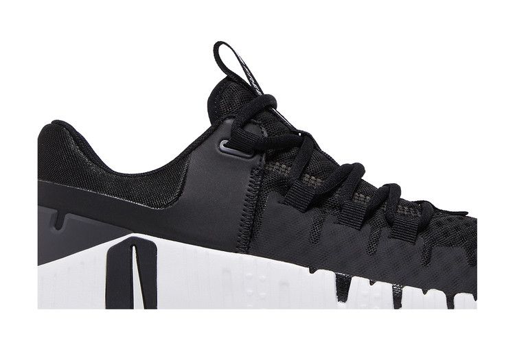 Nike Wmns Free Metcon 5 'Black Anthracite' — Black/Anthracite/White