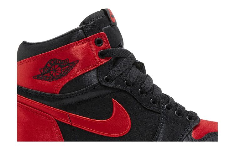Wmns Air Jordan 1 Retro High OG 'Satin Bred' 2023