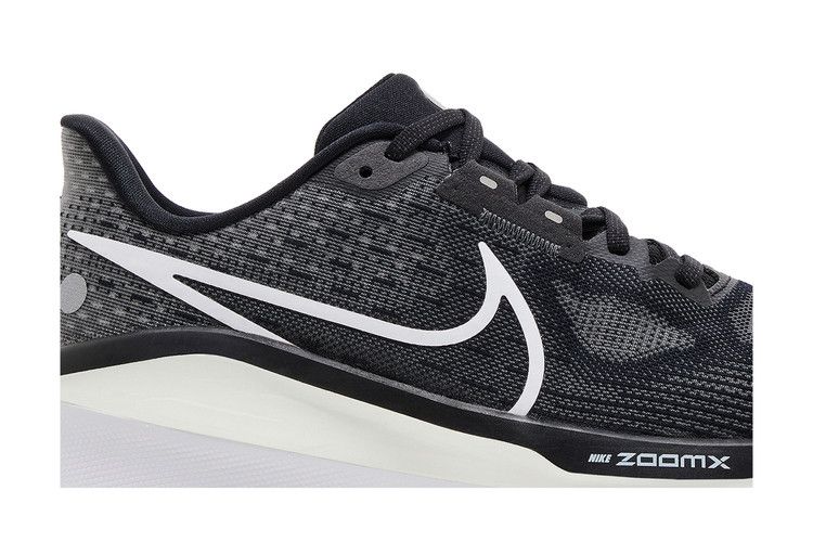 Nike Vomero 17 'Black White'