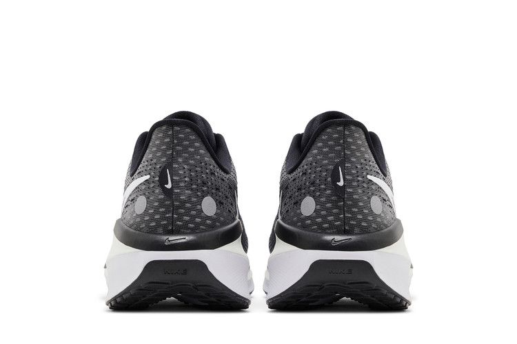 Nike Vomero 17 'Black White'