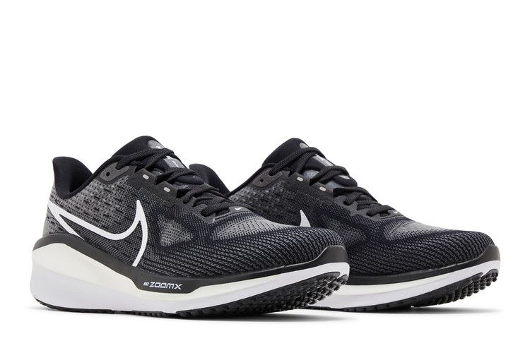 Nike Vomero 17 'Black White'