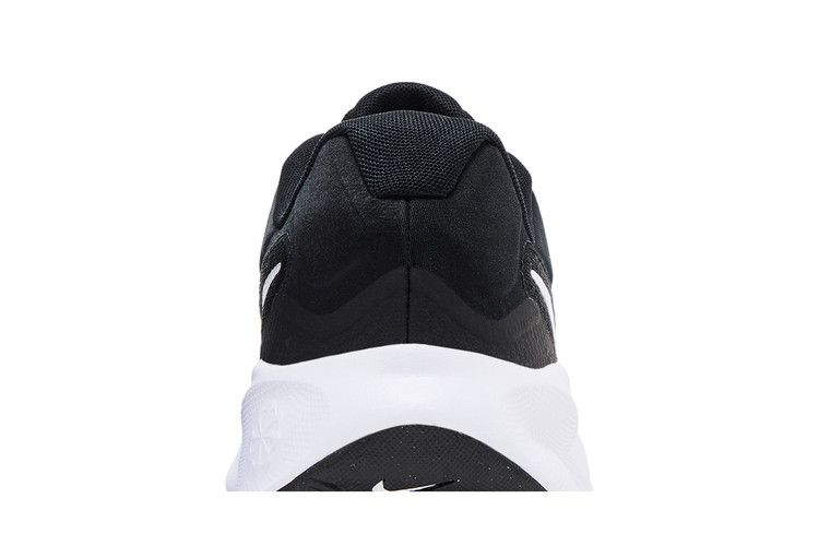 Nike Revolution 7 'Black White'