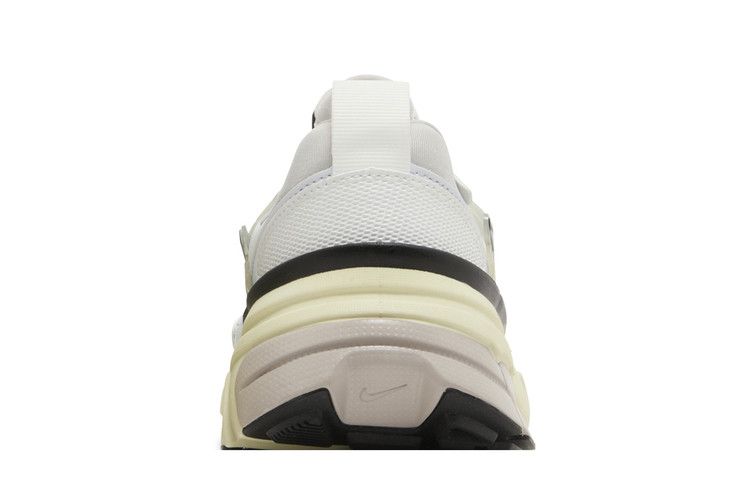 Nike Men's V2K Run 'Pure Platinum Metallic Silver'