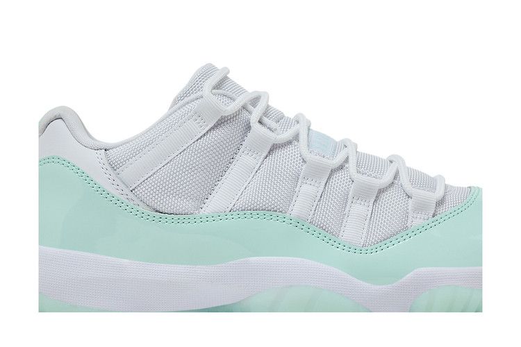 Wmns Air Jordan 11 Retro Low 'Igloo'