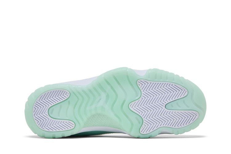 Wmns Air Jordan 11 Retro Low 'Igloo'