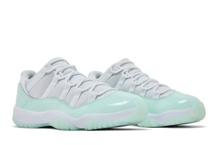 Wmns Air Jordan 11 Retro Low 'Igloo'