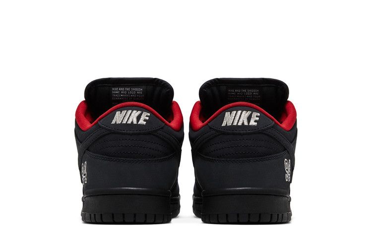 Supreme x Nike Dunk Low SB 'Black'