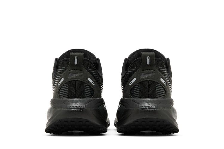 Nike Vomero 18 'Triple Black'