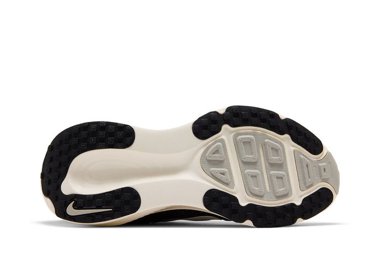 Nike Wmns Vomero 18 'Black Coconut Milk'
