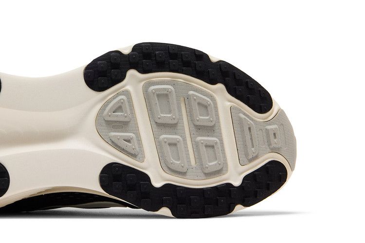 Nike Wmns Vomero 18 'Black Coconut Milk'