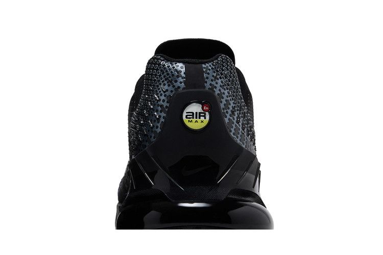 Nike Air Max Phoenix 'Black Anthracite'