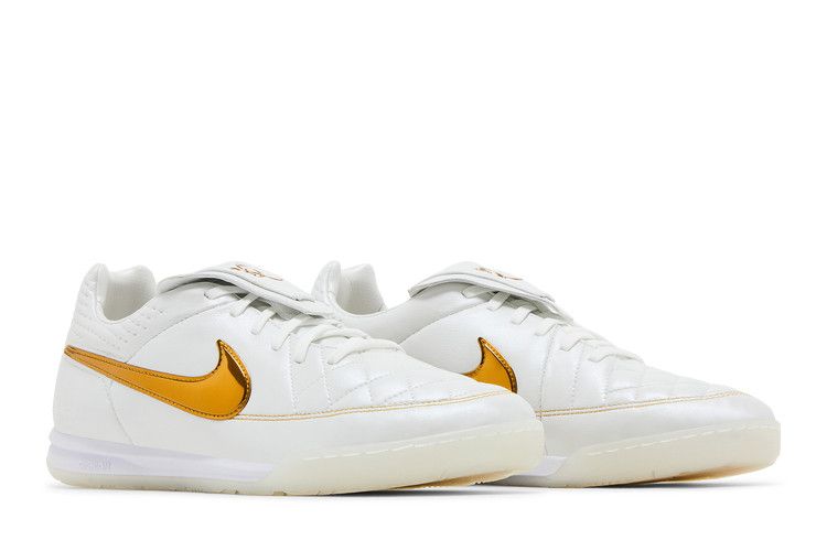 Ronaldinho x Nike Tiempo Legend 'Touch of Gold'