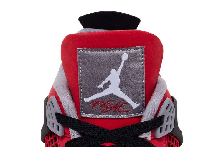 Air Jordan 4 Retro 'Toro Bravo' 2026