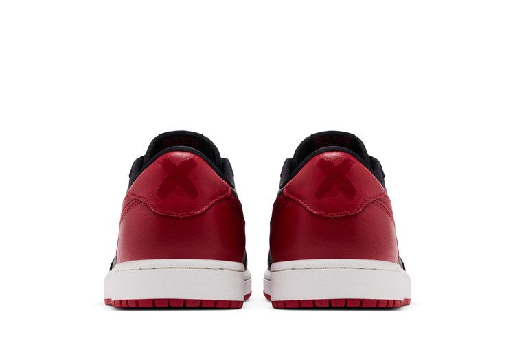 Air Jordan 1 Retro Low OG 'Banned' 2026