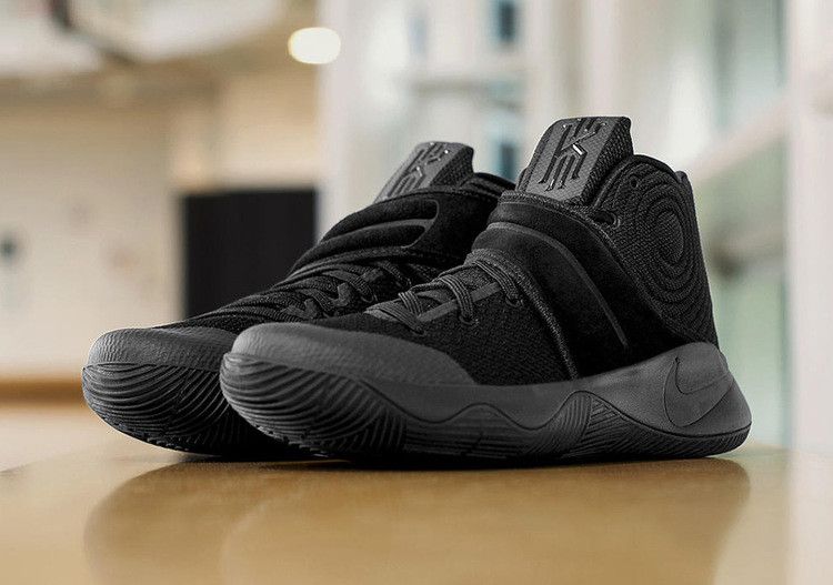 Nike Kyrie 2 GS 'Triple Black'