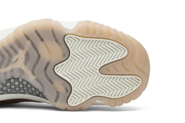 Wmns Air Jordan 11 Retro Low 'Rose Gold'