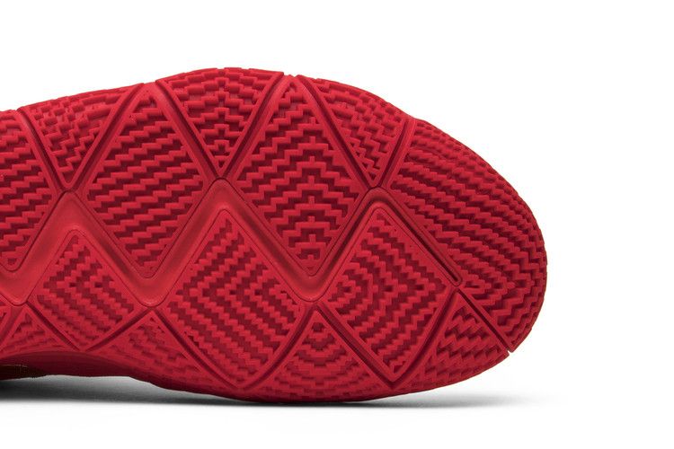 Nike Kyrie 4 'Red Carpet'