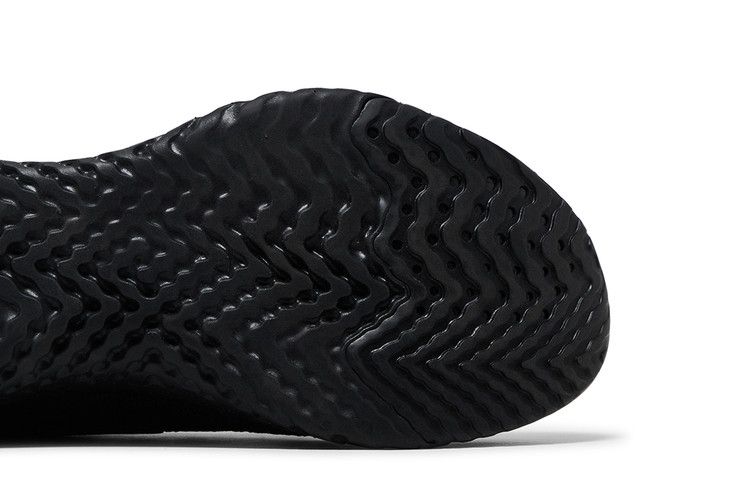 Nike Epic React Flyknit 'Triple Black'