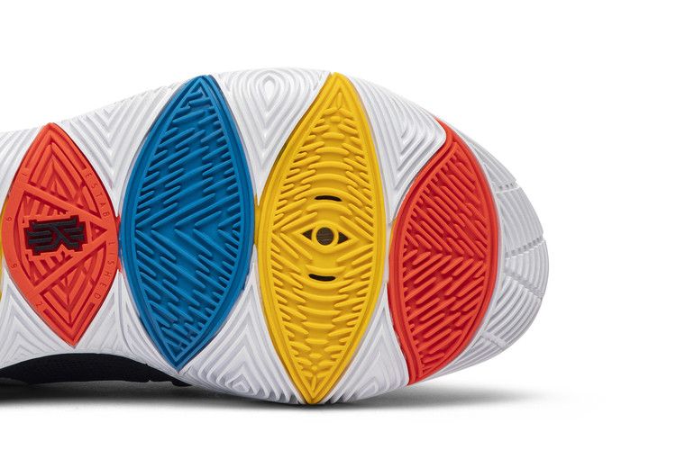 Nike Kyrie 5 'Friends'