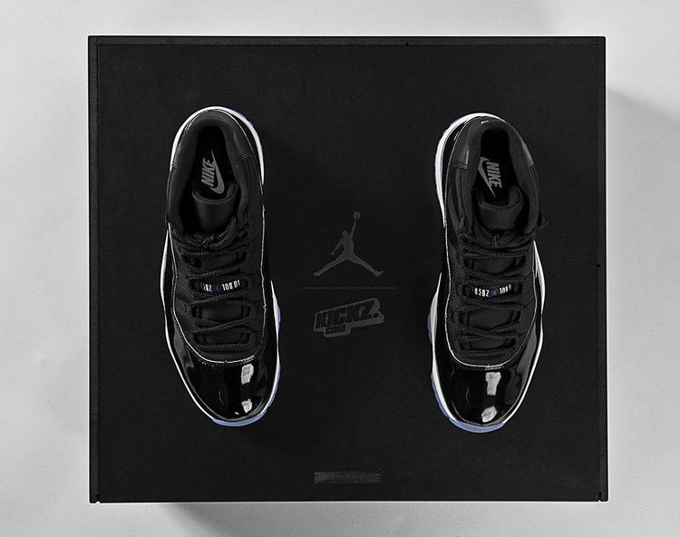 Air Jordan 11 Retro 'Space Jam' 2016 - Kickz Special Box