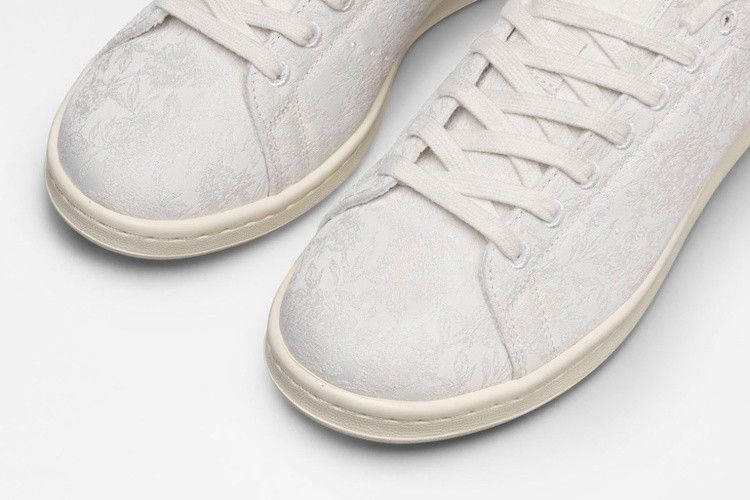 Sneakersnstuff x adidas Stan Smith 'Flowers' — Cwhite/Owhite/Scarle
