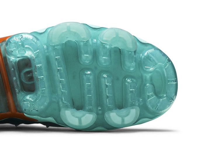 Nike Air VaporMax Plus 'Aurora Green' — White/Black-Aurora Green-Cosmic Clay