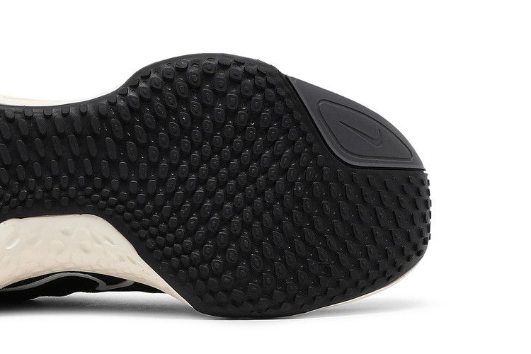 Nike ZoomX Invincible Run Flyknit 'Black White' — Black/Iron Grey/Volt/White