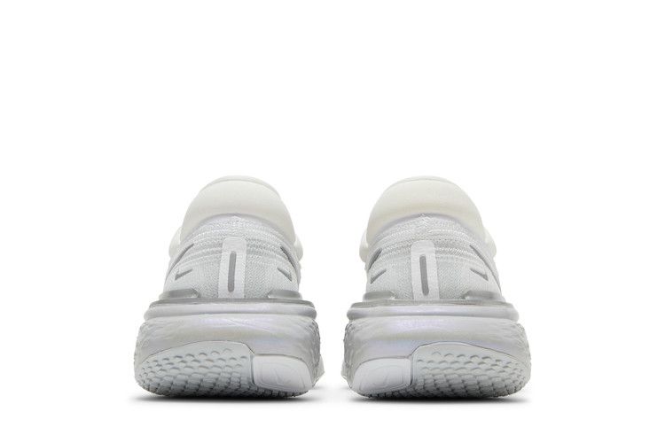 Nike Wmns ZoomX Invincible Run Flyknit 'White Metallic Silver'