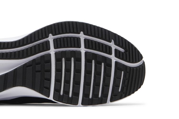 Nike Quest 4 'Black White'