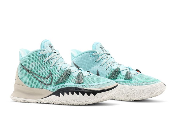 Nike Kyrie 7 'Copa'