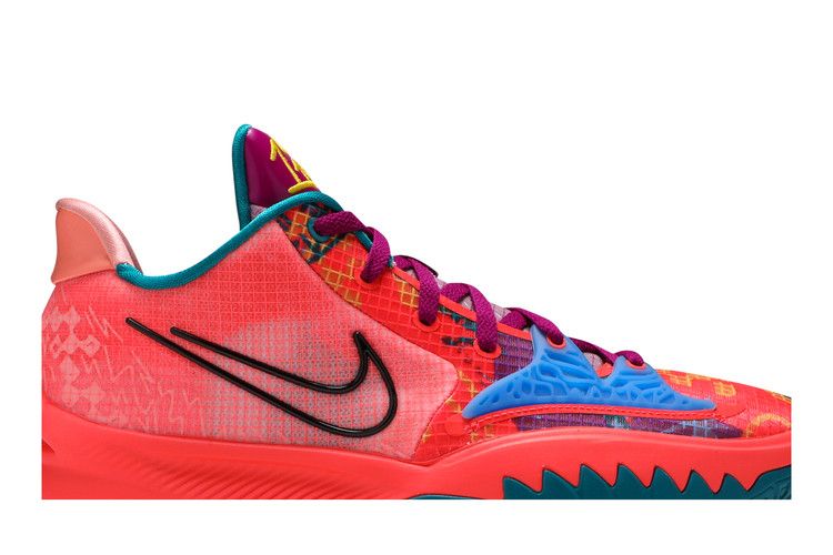 Nike Kyrie Low 4 '1 World 1 People'