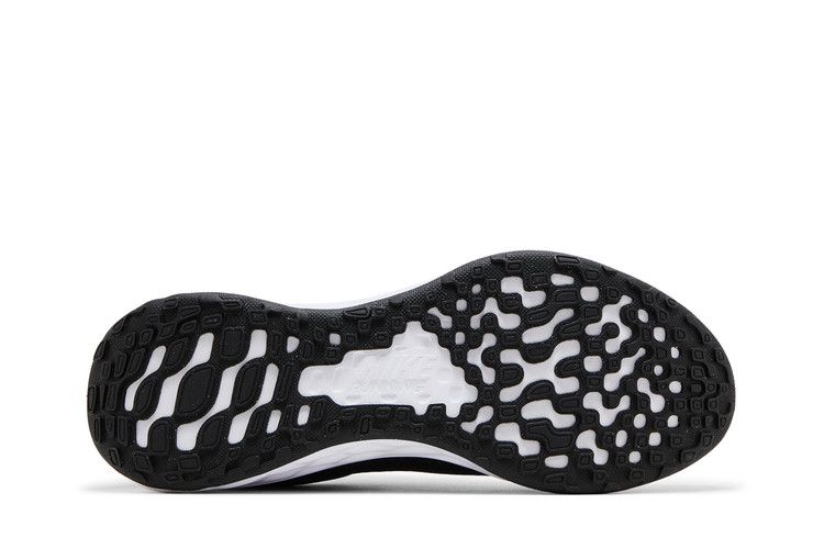 Nike Wmns Revolution 6 Next Nature Wide 'Black White'