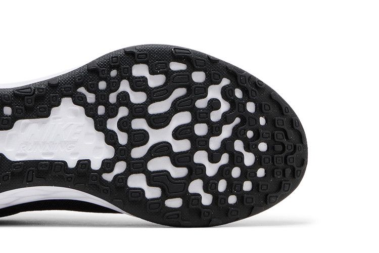 Nike Wmns Revolution 6 Next Nature Wide 'Black White'