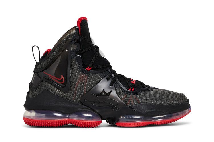 Nike LeBron 19 'Bred'
