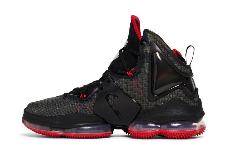 Nike LeBron 19 'Bred'
