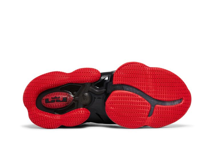 Nike LeBron 19 'Bred'