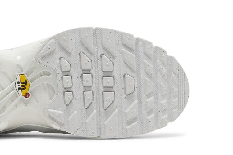 Nike Air Max Plus GS 'Aura White'