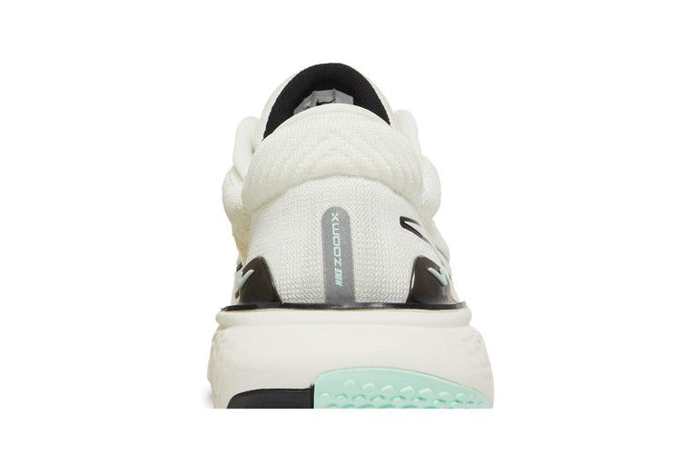 Nike ZoomX Invincible Run Flyknit 2 'Sail'