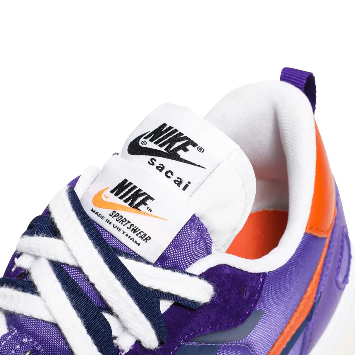 Nike Vaporwaffle x Sacai 'Dark Iris'